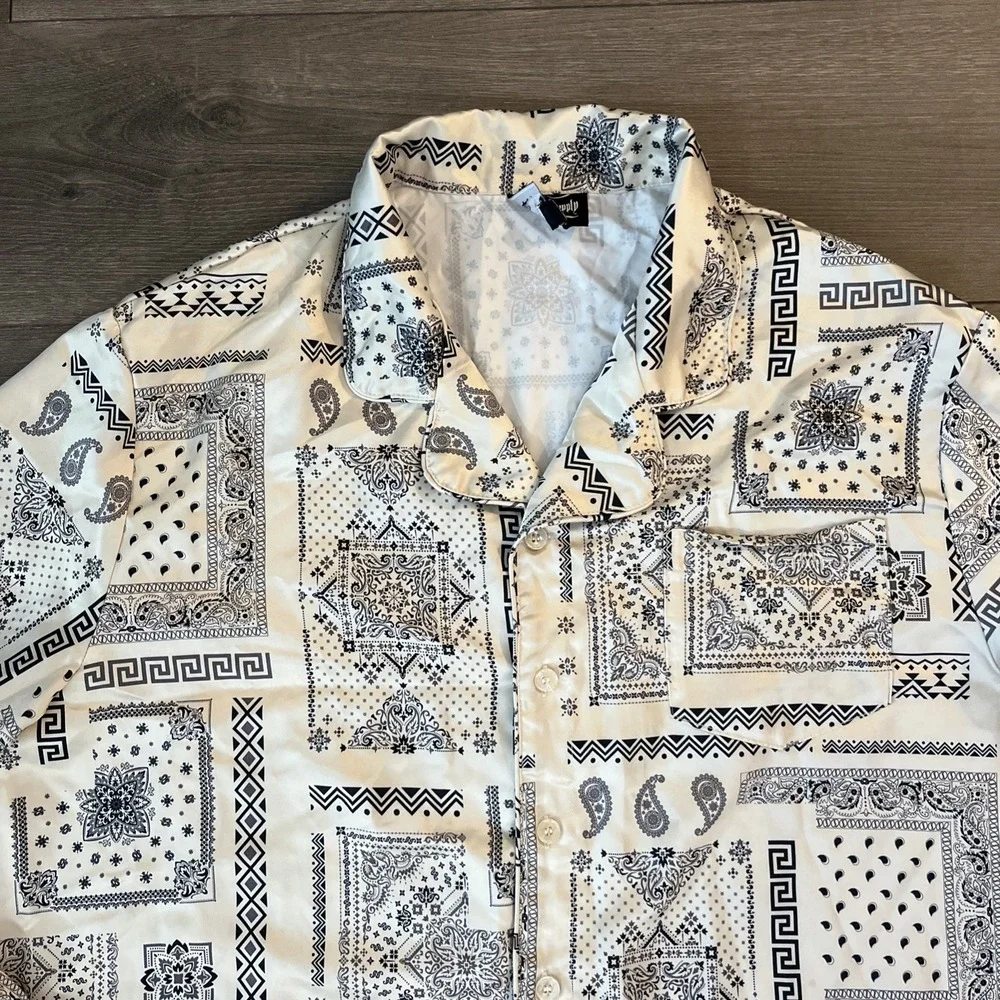 Dogg Supply by Snoop Dogg Mens 2XL Long Sleeve Pajama Top Cream Bandana Print